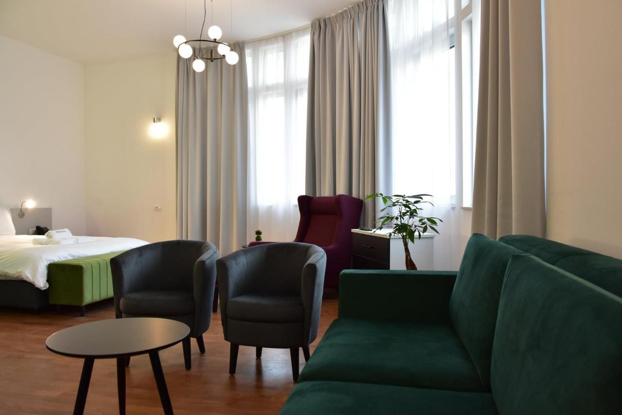 Osten Art Hotel Skopje Luaran gambar