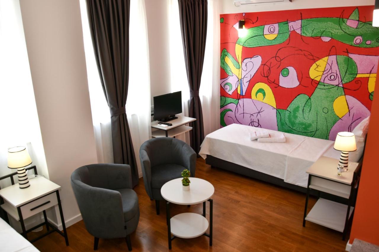 Osten Art Hotel Skopje Luaran gambar