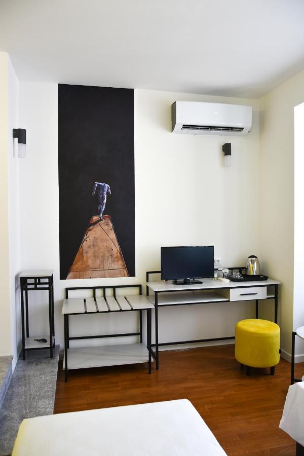 Osten Art Hotel Skopje Luaran gambar