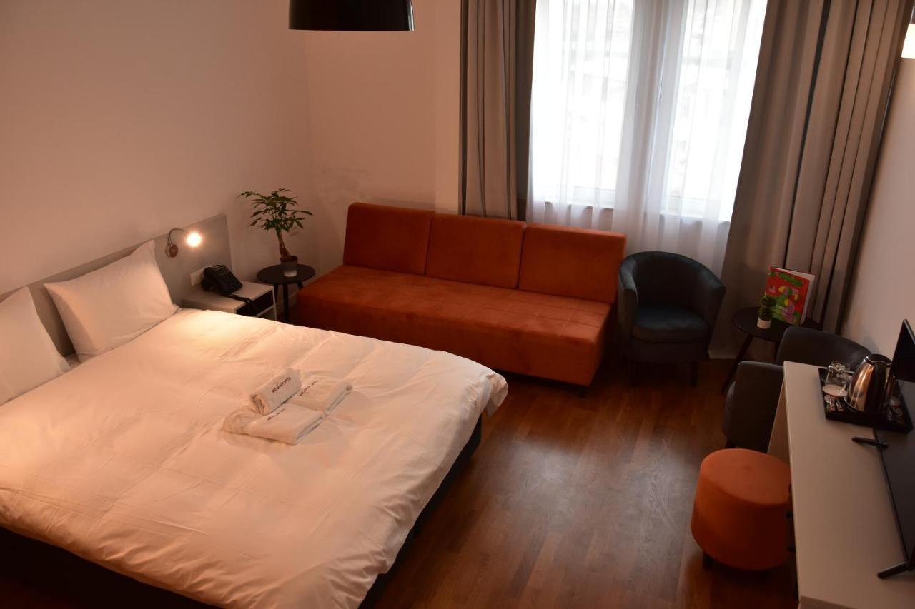 Osten Art Hotel Skopje Luaran gambar