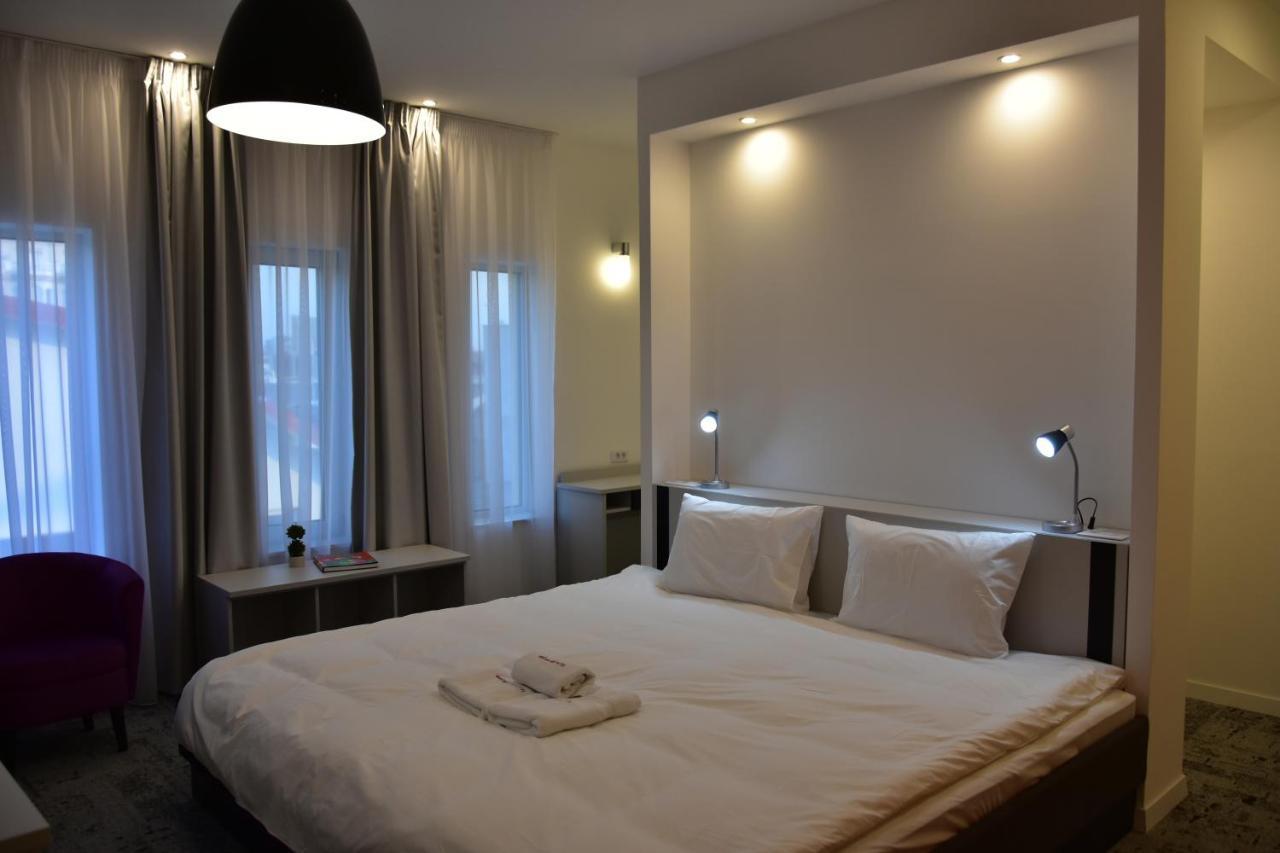 Osten Art Hotel Skopje Luaran gambar