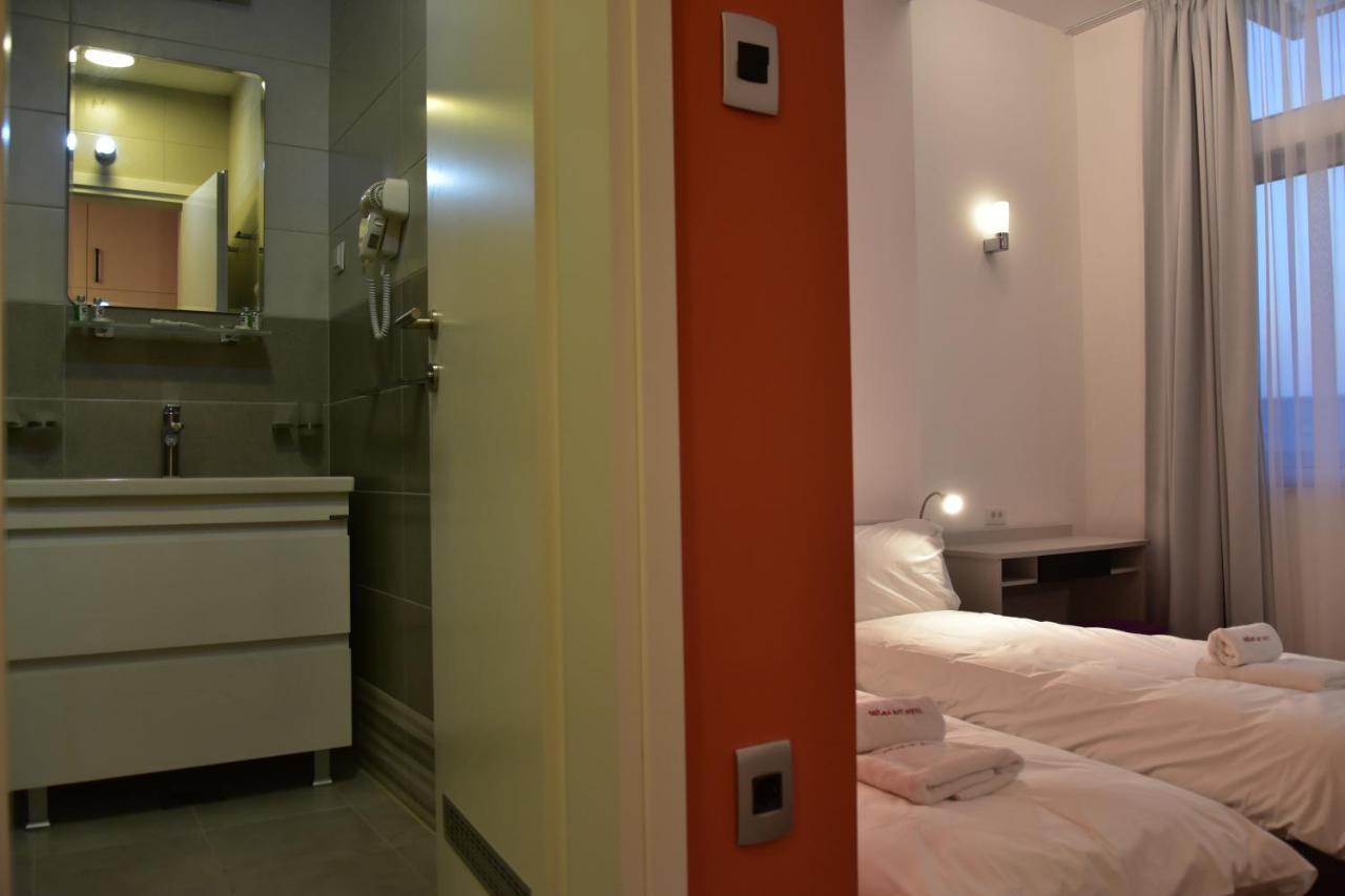Osten Art Hotel Skopje Luaran gambar