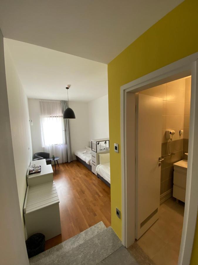 Osten Art Hotel Skopje Luaran gambar