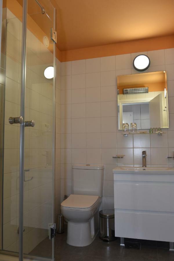 Osten Art Hotel Skopje Luaran gambar